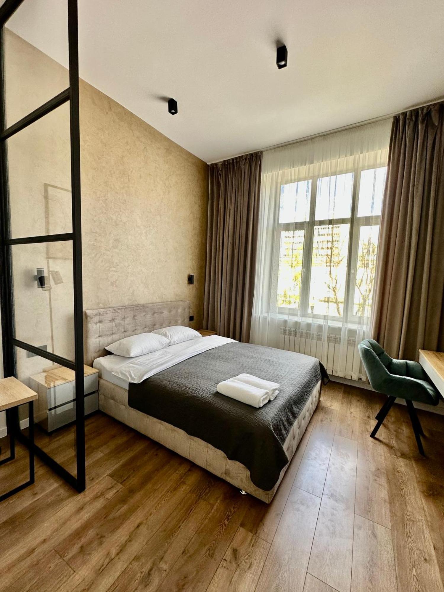 Romantic Apartments - In The Center Of Lviv , King-Size Bed מראה חיצוני תמונה