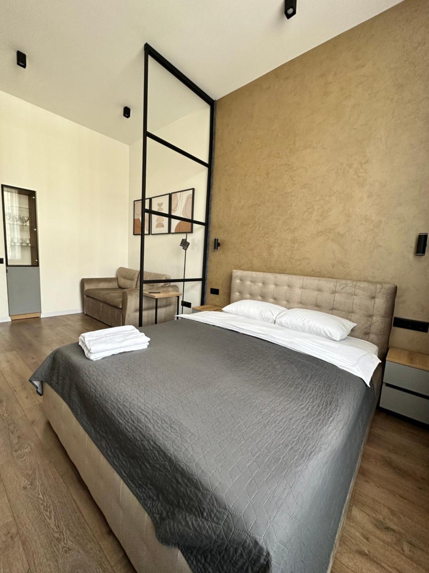 Romantic Apartments - In The Center Of Lviv , King-Size Bed מראה חיצוני תמונה