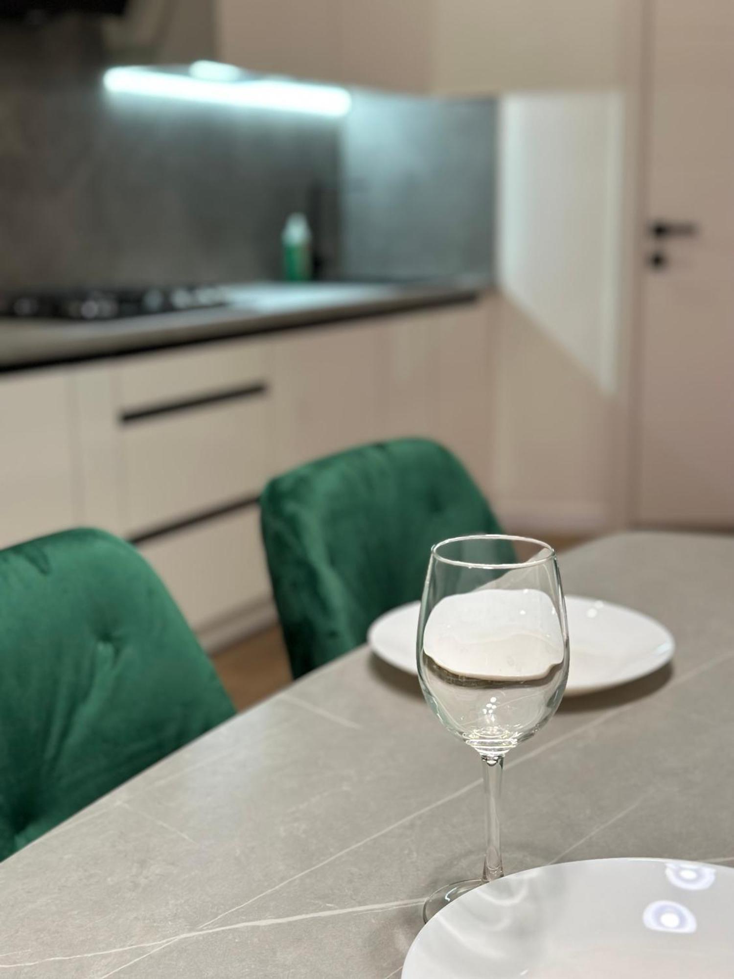 Romantic Apartments - In The Center Of Lviv , King-Size Bed מראה חיצוני תמונה
