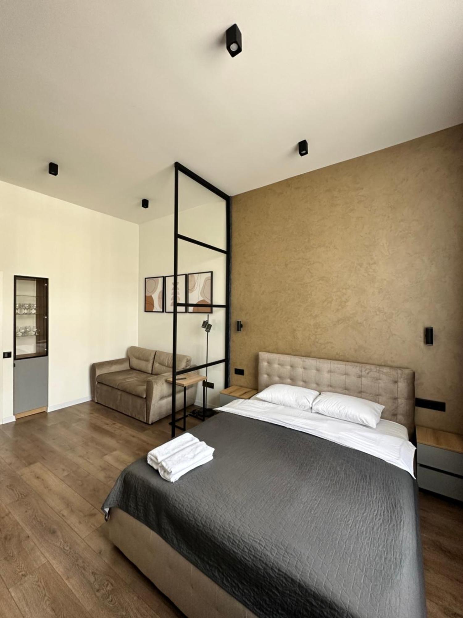 Romantic Apartments - In The Center Of Lviv , King-Size Bed מראה חיצוני תמונה